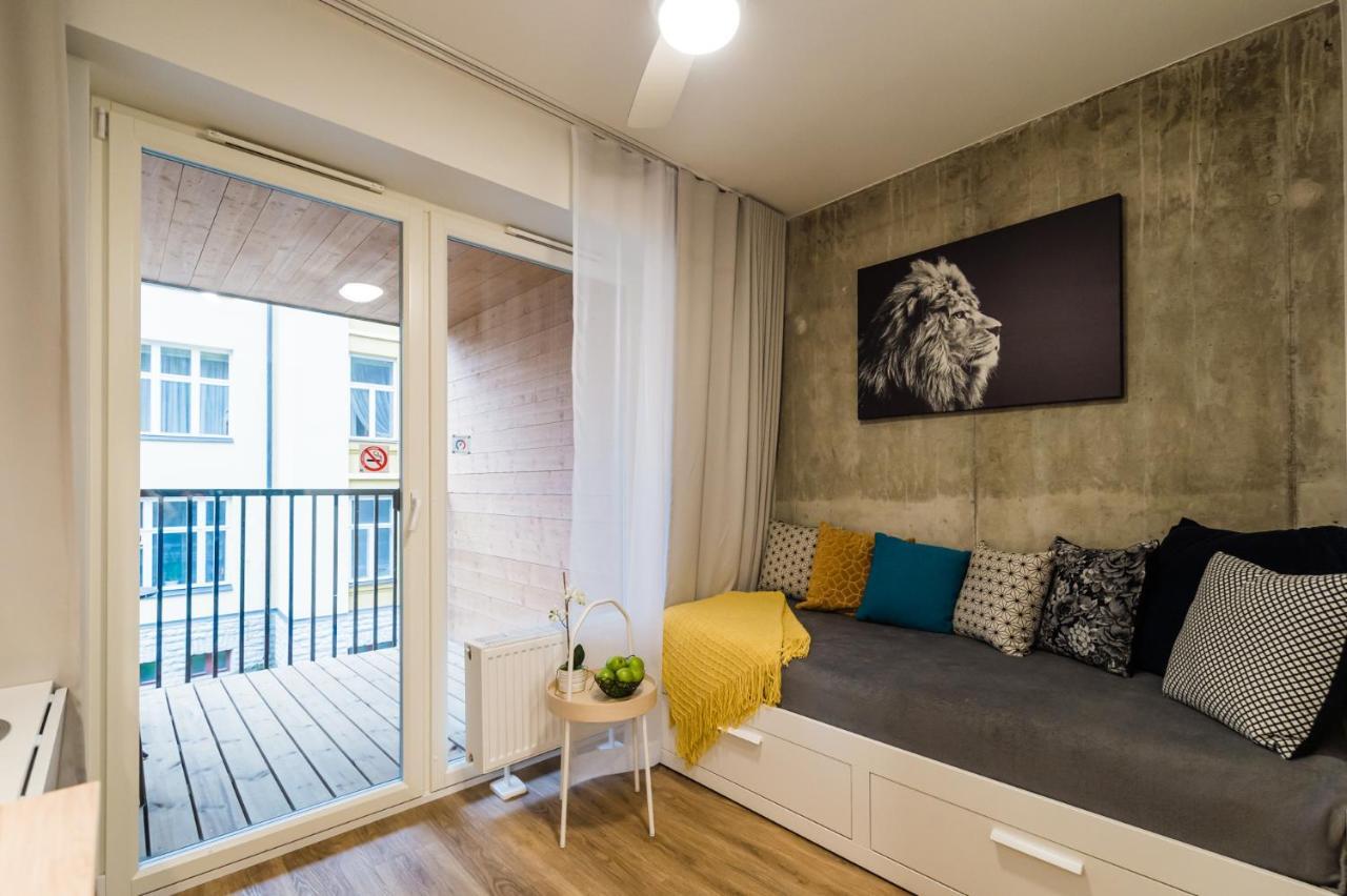 Thomas' Home - Trendy, Central & Balcony Tallin Zewnętrze zdjęcie